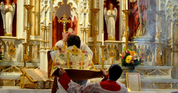 Vantican restricts traditional Latin Mass